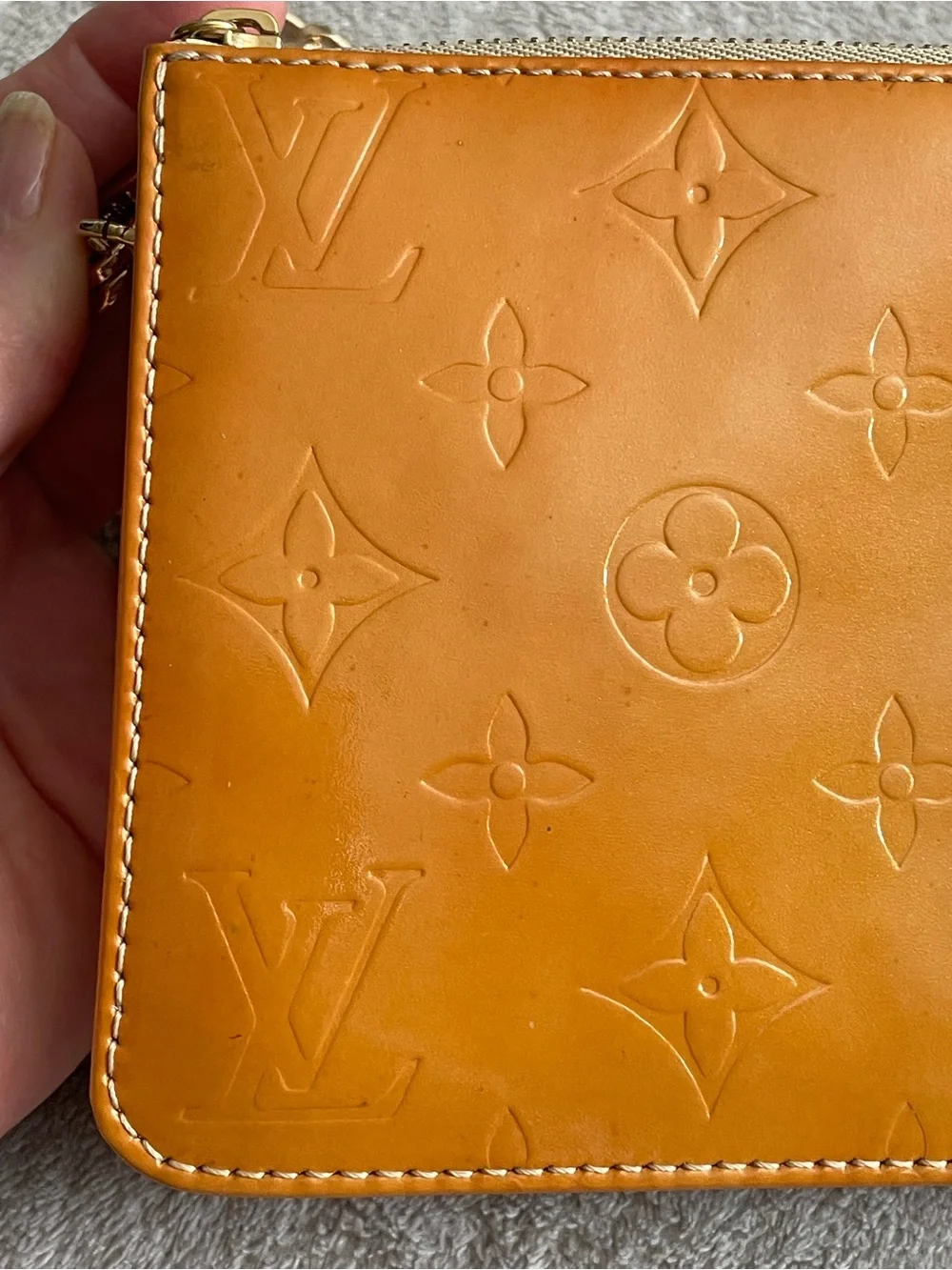 Additional pictures for Louis Vuitton Lexington Vernis Pochette
